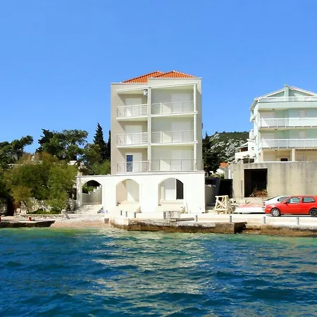 Apartment 10031a *